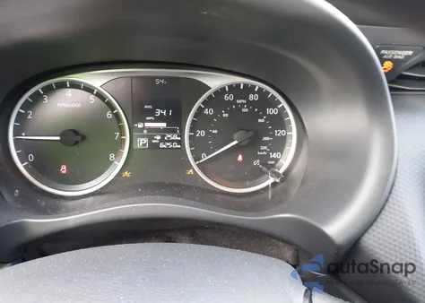 2025 Nissan Kicks Play S z USA, uszkodzony, nr VIN 3N1CP5BV4SL481197